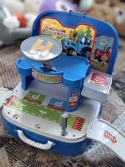Продам игрушки .за все 3000
