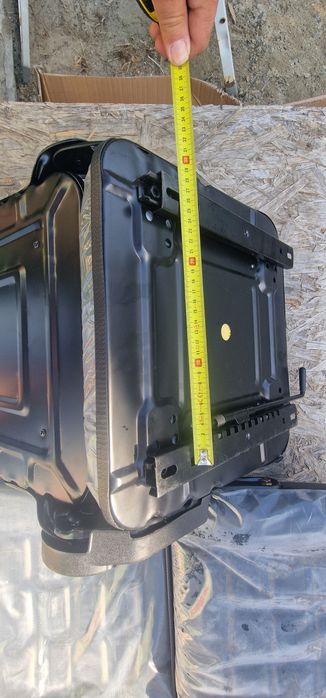 Scaun stivuitor macara încărcător frontal manitou forestier damper utilaje agricole cu reglaj față spate si rabatabil fata spate pret 360 lei .