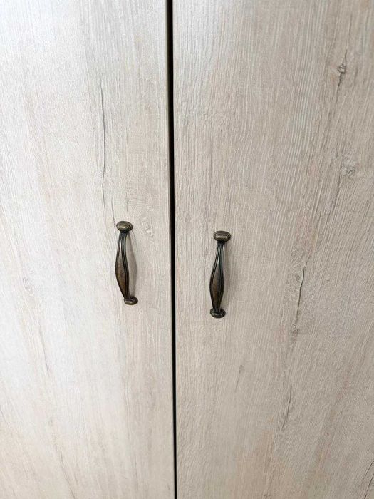 Шкаф- гардероб для офиса с зеркалом