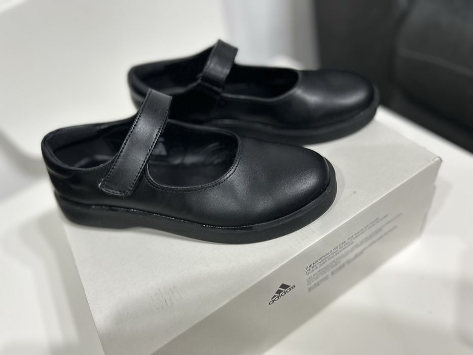 Pantofi zara ,stare aproape noua,purtati de trei ori