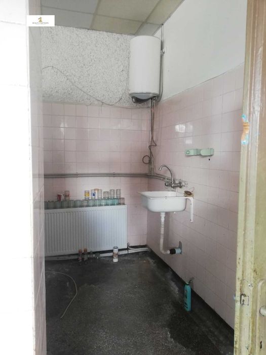 Продава се Промишлена сграда в с. Черна гора, Област Перник - 288 кв.м за 195 €/кв.м - Снимка #7