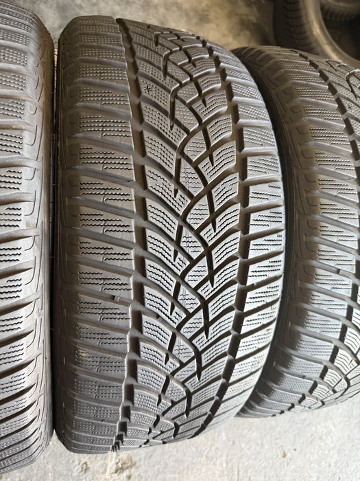 4 anvelope iarna 235/45/18 , GoodYear , 6.7 mm !