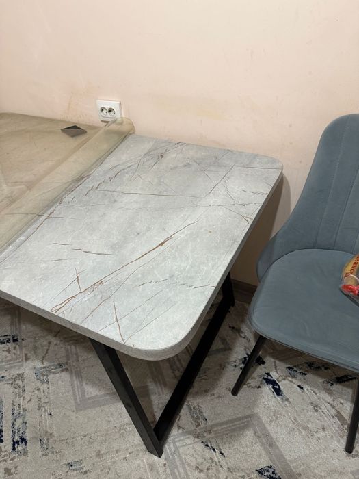 Стол куханный и стулья