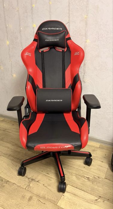 Продам игровое кресло dxracer gladiator