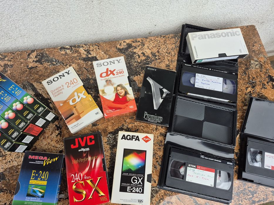 Vând colecție 15 casete originale,Sony,Agfa,Mega view 240 minute filme