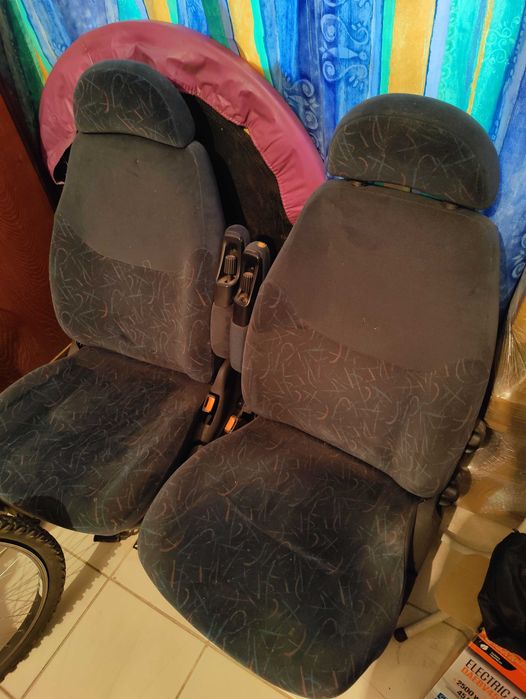 Въртящи се седалки за кемпер