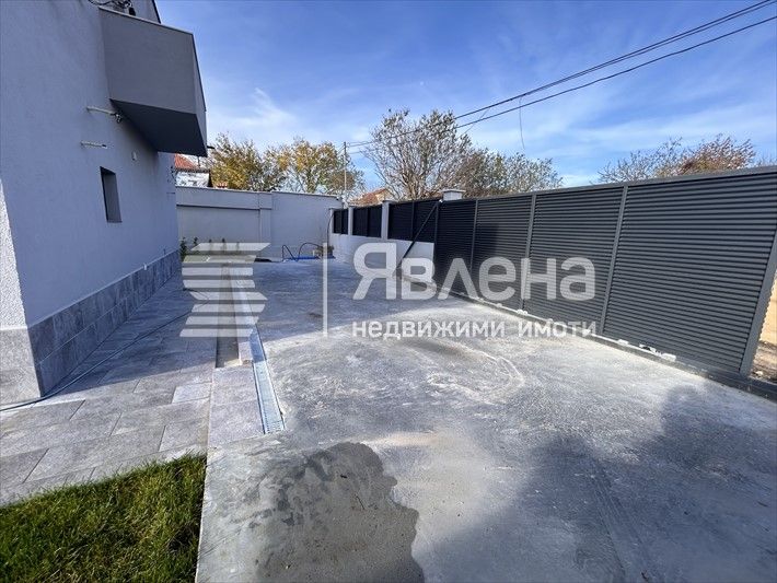 Продава се Къща в Варна, Чайка - 191 кв.м за 2357 €/кв.м - Снимка #2