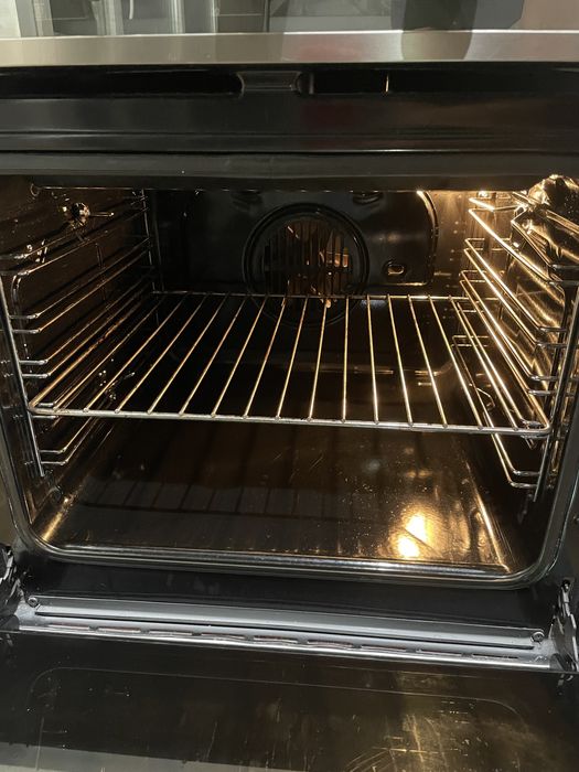 Фурна за вграждане Ariston и стъклокерамичен плот Candy