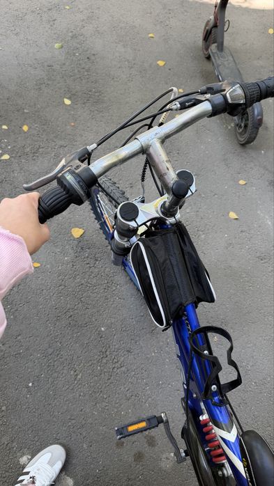 Продам велик синий