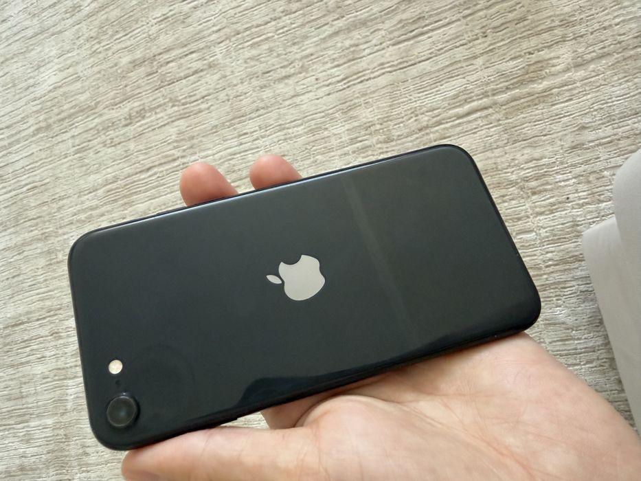 Продам Iphone 8 в отличном состоянии