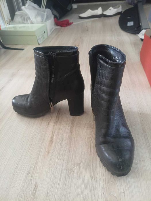 Продам женскую обувь