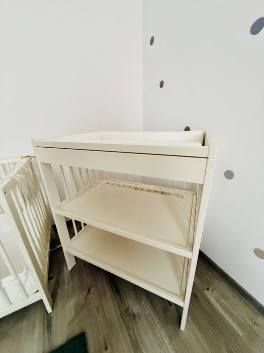 Vand masa de infasat si patut bebelusi IKEA