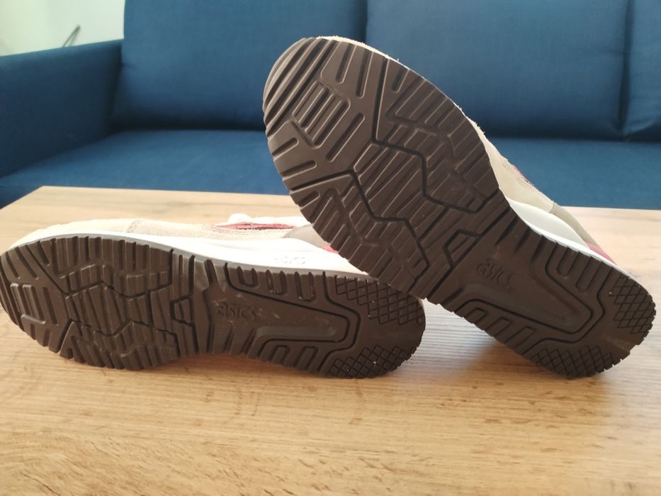 Маратонки Asics нови