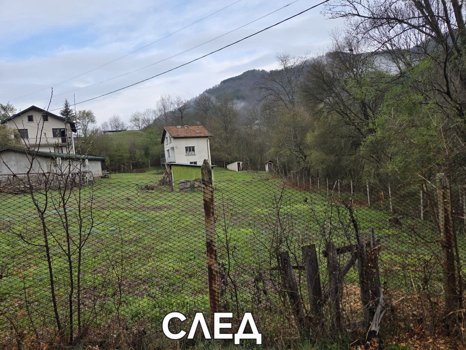Почистване на парцели,имоти,дворове
