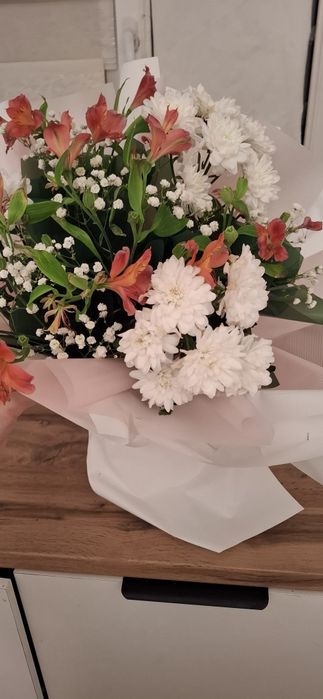 Продам цветы 2500