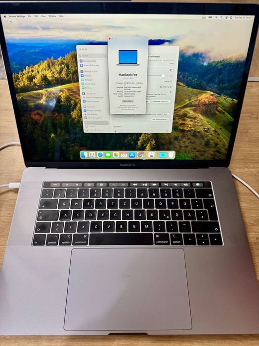 Macbook Pro A1990 32 RAM AMD Pro 560x 4GB , 512 GB SSD ,