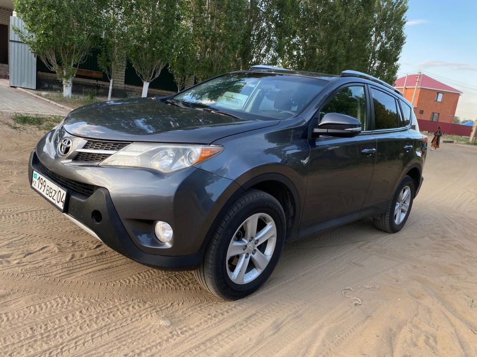 Продам машину RAV4
