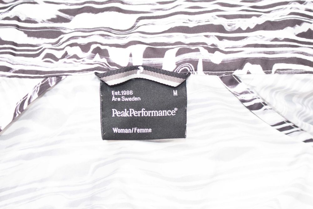 Peak Performance оригинално дамско яке черно бяло леко ветровка за бягане М