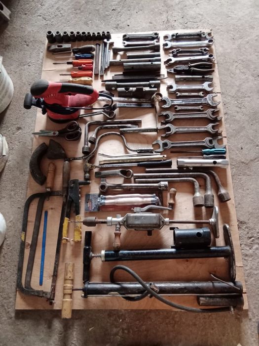 Продам инструменты. Цена за все 12000.