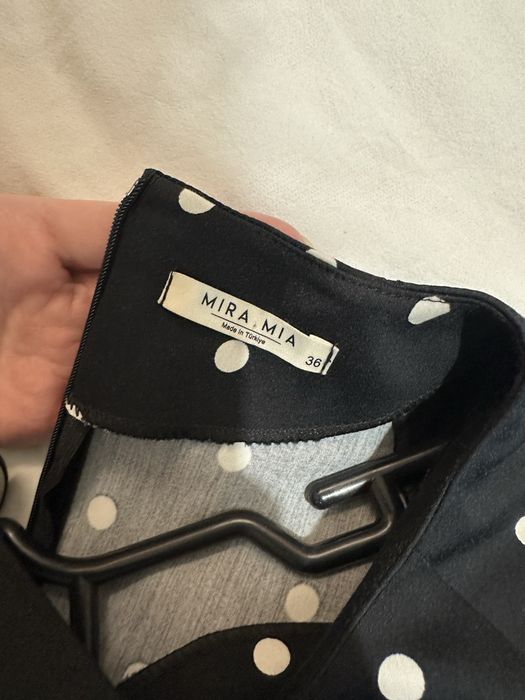 Продам платье футляр в горошек