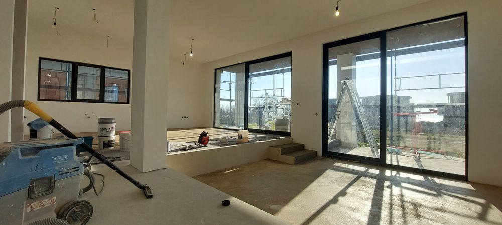 Продава се Къща в Бургас, Лазур - 390 кв.м за 523 €/кв.м - Снимка #1