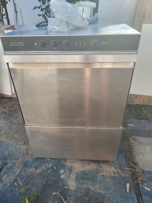 Mașina de spălat vase profesionale