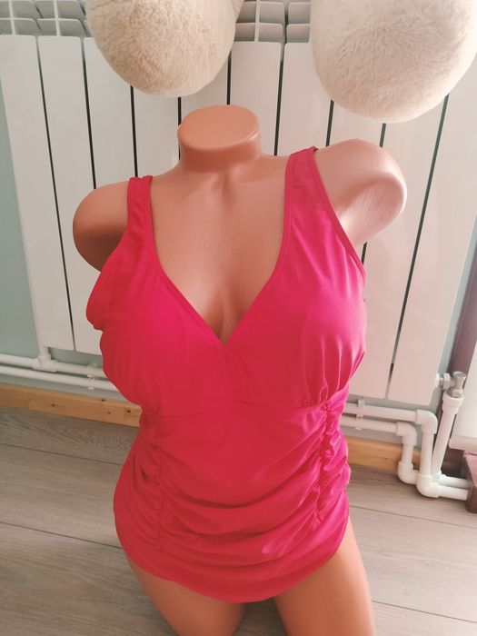 Vând Costum baie
