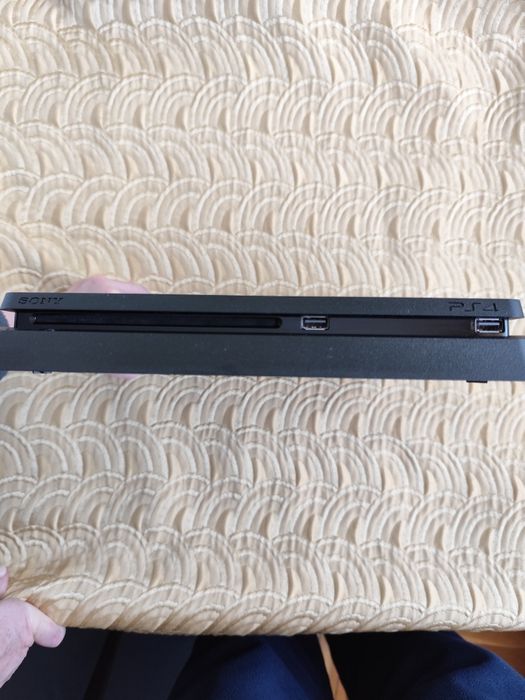 Игрална конзола Sony  Play Station 4