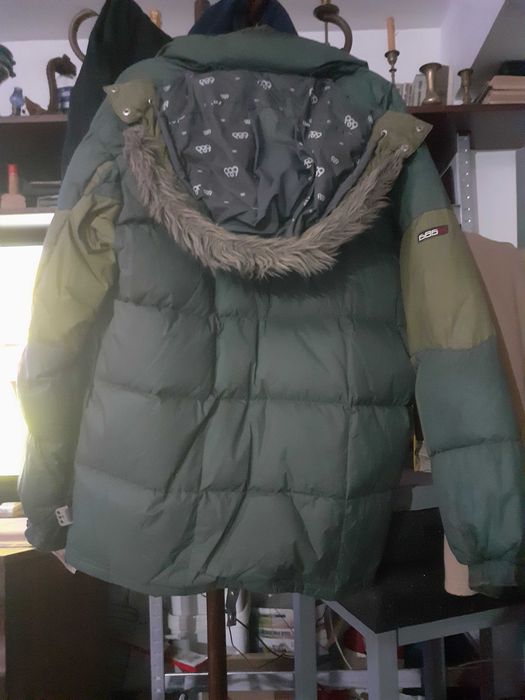 Яке 686 с пух за сноуборд