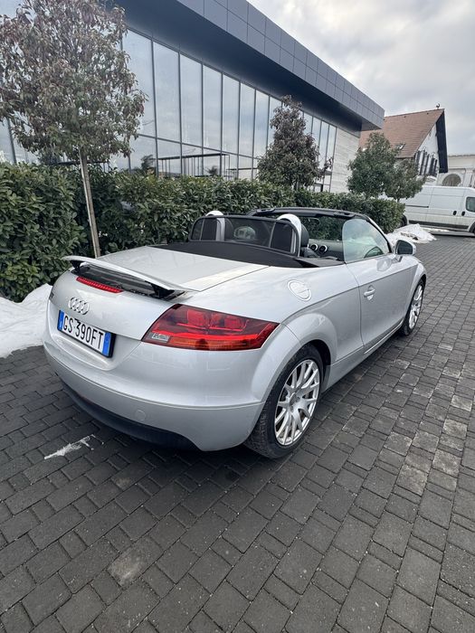 Audi tt cabrio / benzina 200 cai