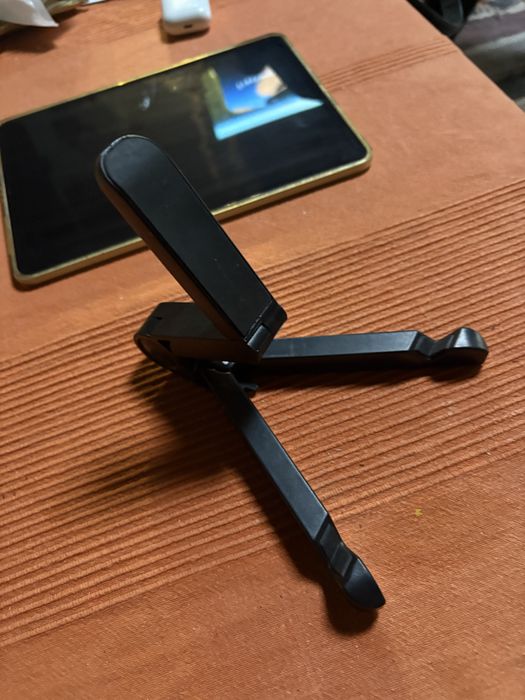 Vând iPad Pro 11” (2022) M2 – 128GB Wi-Fi