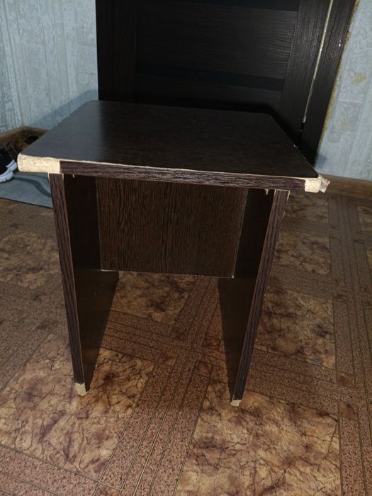 Продам табуретки 1 ш 1000т