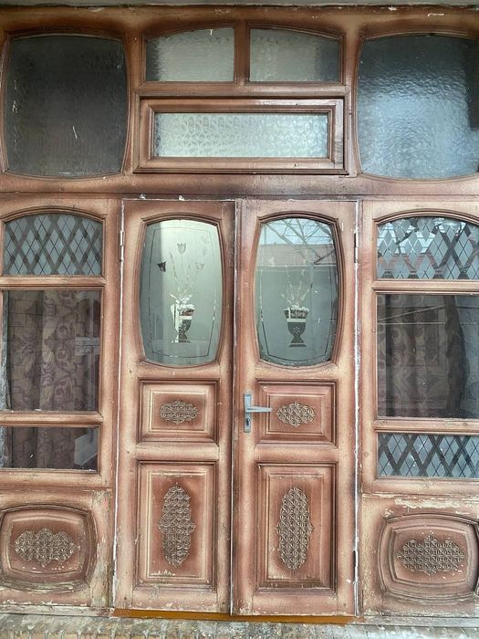 Mexmon uyiga kunlik xamda oylik turadiganlar uchun xonalar mavjud