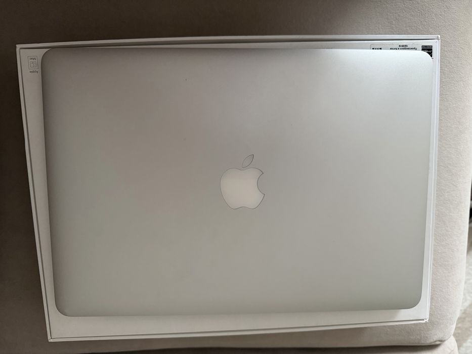 Продам Macbook Air 13 - inch
