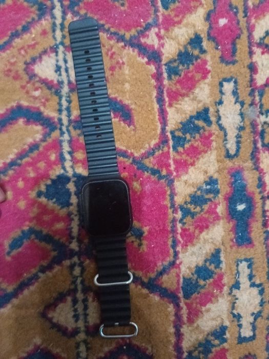 продам смарт часы с коробкой и зарядкой в комплекте