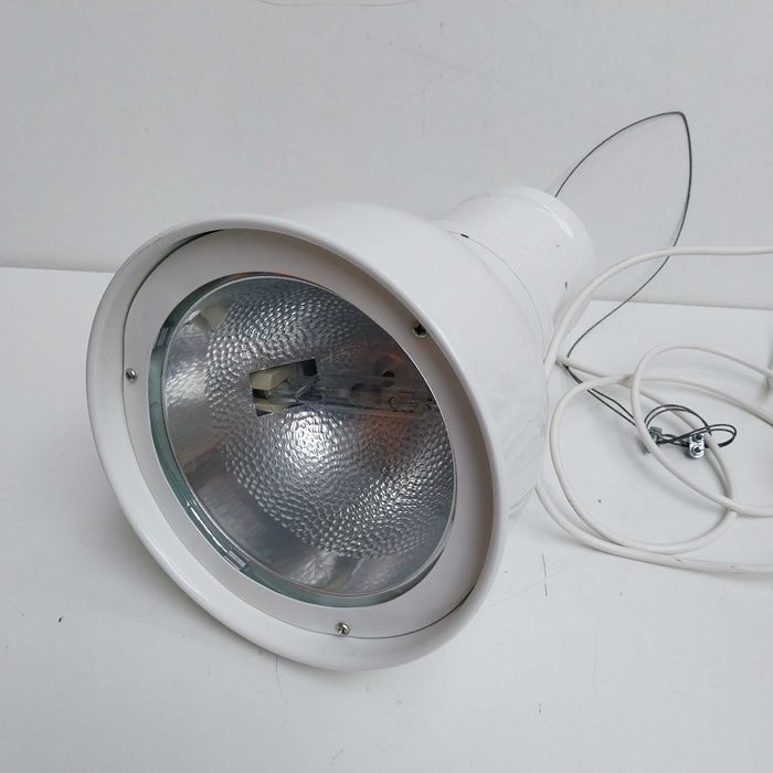 НАЙ ДОБРАТА ОФЕРТА Индустриална халогенна лампа прожектор