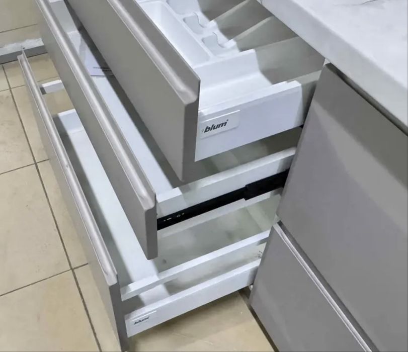 Кухонный гарнитур продам