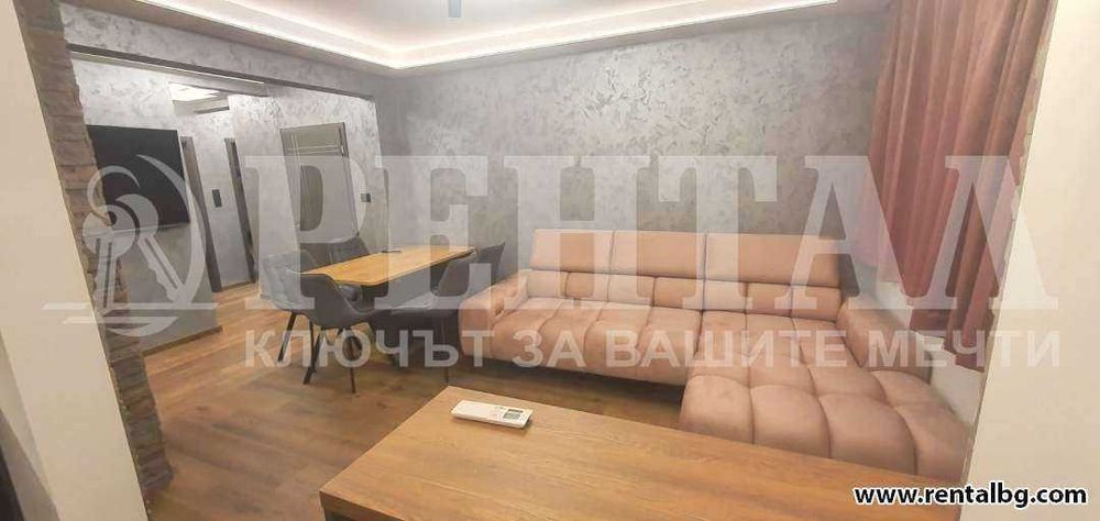 Дава се под наем Четиристаен апартамент в Пловдив, Център - 120 кв.м за 947.58 € - Снимка #4
