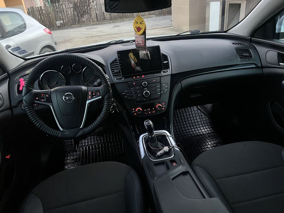 Топ състояние обслужена нови гуми