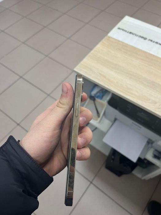Продам айфон 12 про мах