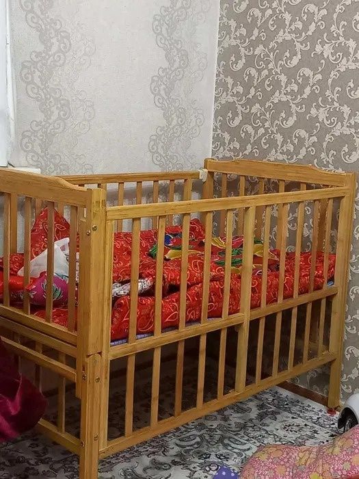 Продам манеж (кровать) для детей