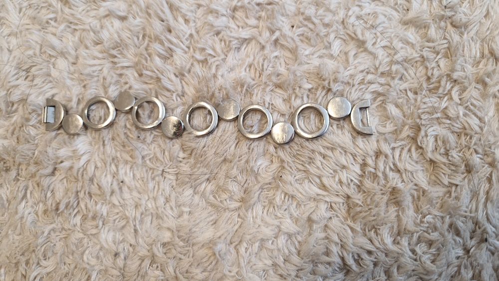 Гривна от стомана светъл цвят