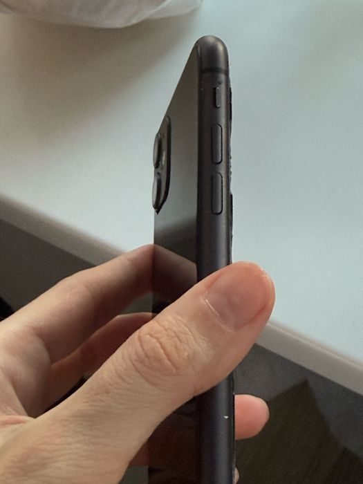 iPhone 11 в хорошем состоянии