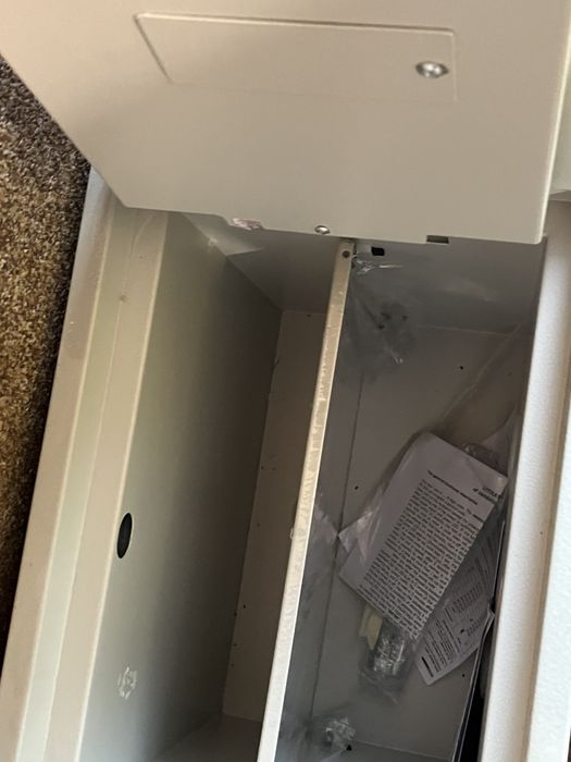 Каса метална чисто нова