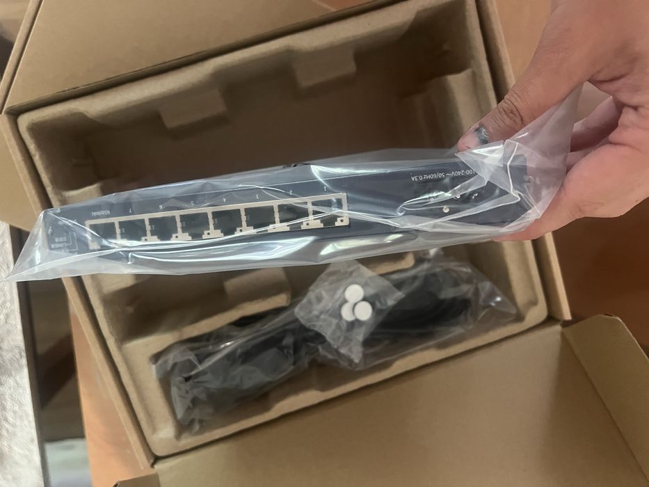 Гигабитный коммутатор TP LINK SG 2008