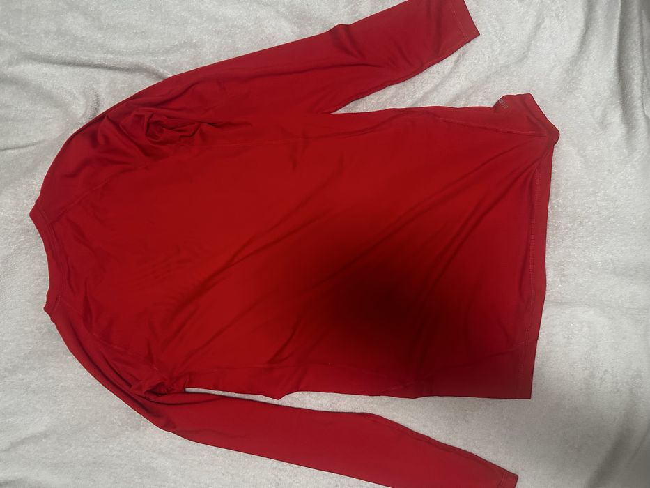 Термобельо червен цвят