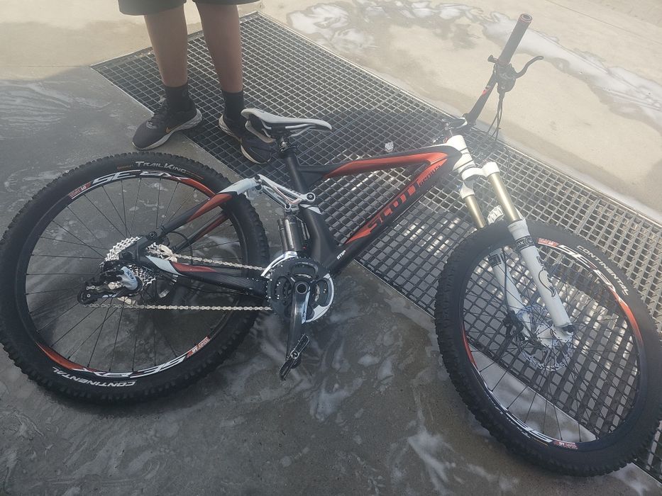 Bicicleta scott genius full suspenion carbon
