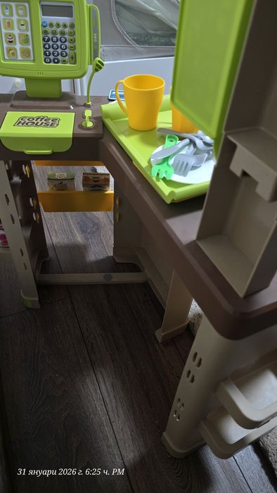 Продавам детска играчка ,,барче/кафетерия,, с чек устройство