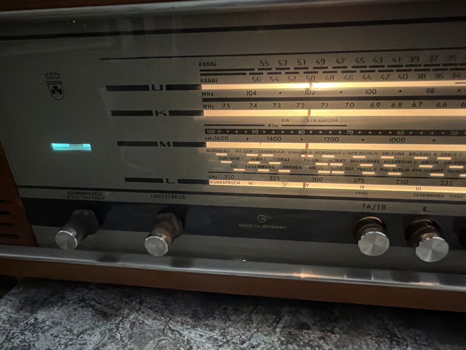 Radio pe lampi grundig 145