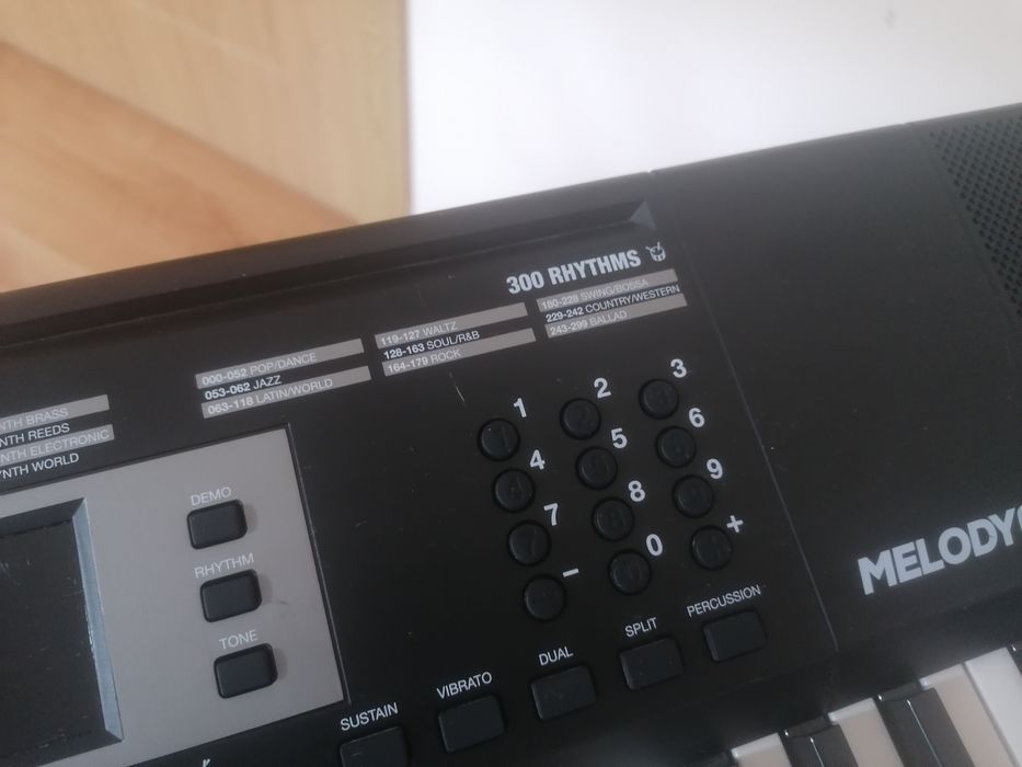 ALESIS Melody-61 78polifonic Display